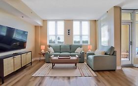 Studio With Rooftop Pool In Boynton Beach